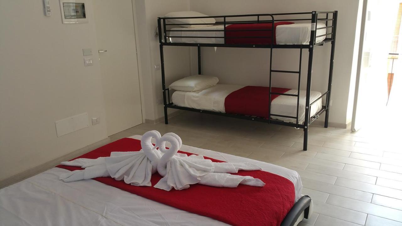A Due Passi Dal Mare Bed and Breakfast Acquappesa Eksteriør billede